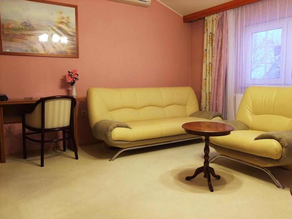 Bed & Breakfast Vila Stanisic Pozega Room photo